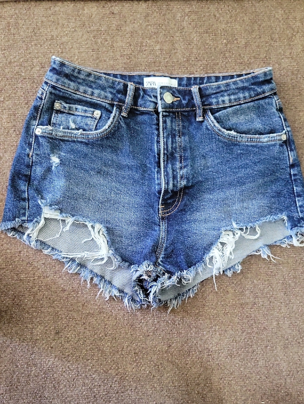 Zara Women’s Dark Wash Raw Hem Shorty Denim Shorts Size 6 Distressed High Rise